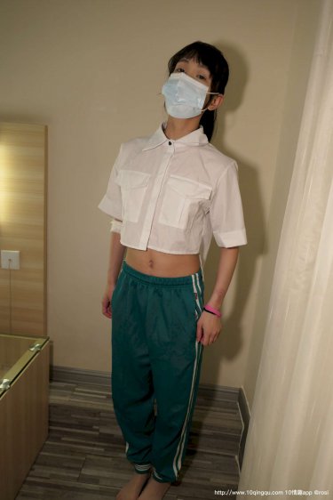 伊人:谢文大胆私拍人体