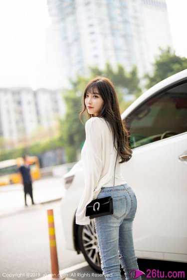 两岁女孩菜花图片